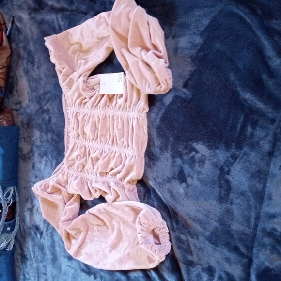 Adorable Velvet Blouse - Picture 2 of 9